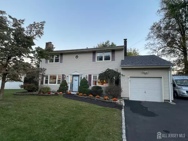 60 Anita DR, Piscataway, NJ 08854