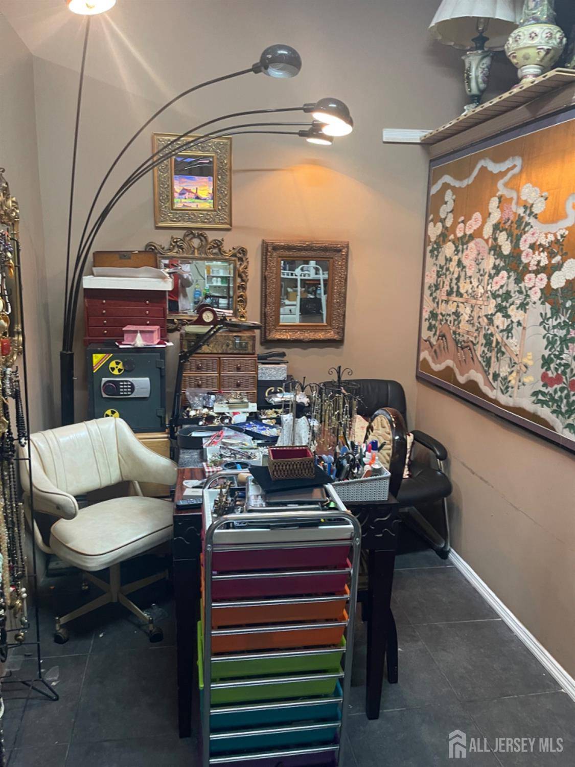Highland Park, NJ 08904,414 Raritan AVE