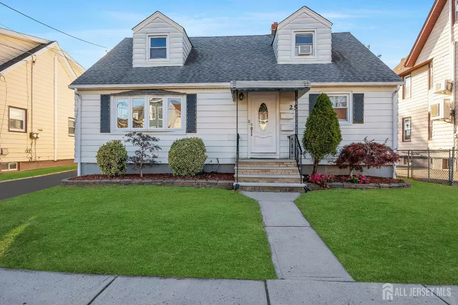 25 Wood ST, Garfield, NJ 07026
