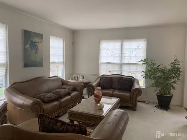 Monroe, NJ 08831,54 McFarlane CIR
