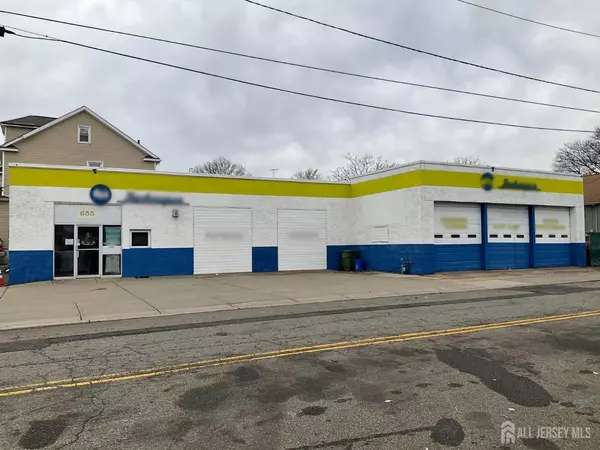 655 Saint George AVE, Roselle, NJ 07203