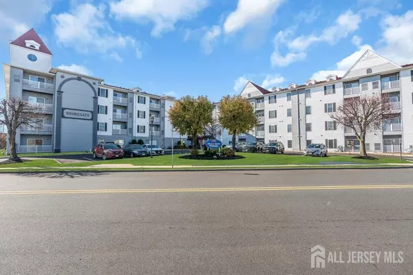 South Amboy, NJ 08879,100 John T O'Leary BLVD #406