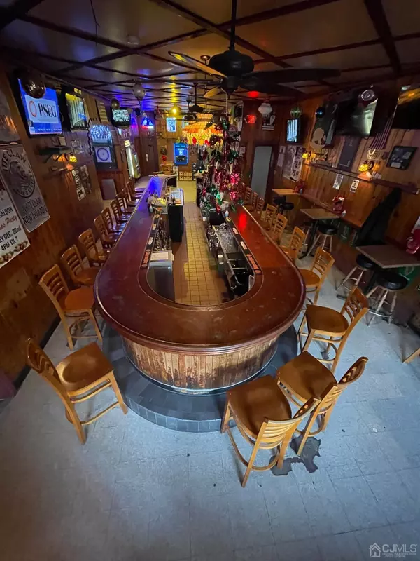 South Amboy, NJ 08879,109 S Broadway