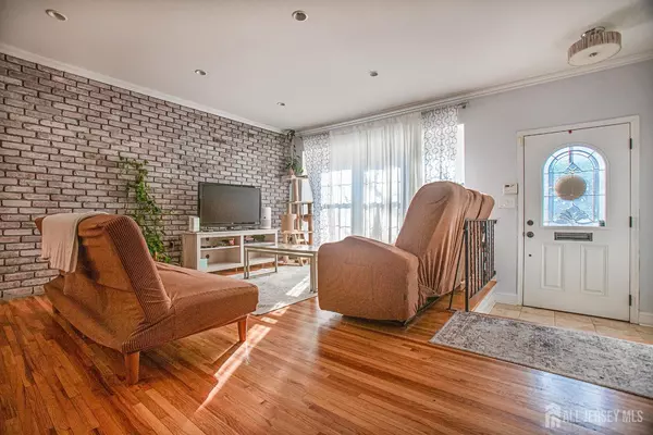 Fords, NJ 08863,82 Wick Dr DR