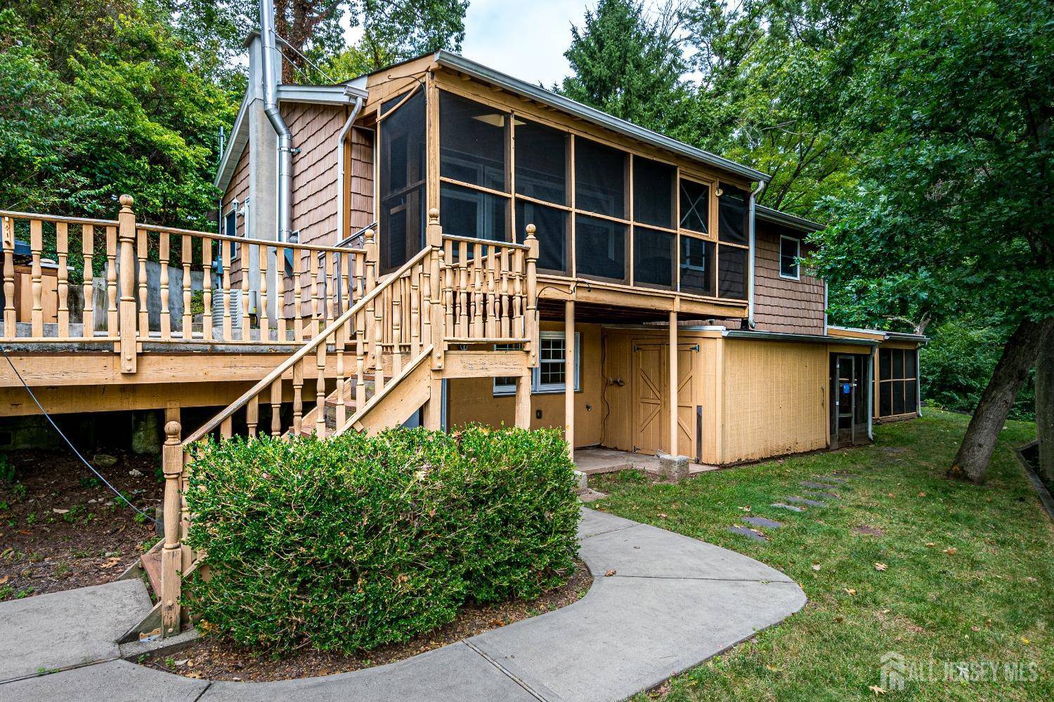 Edison, NJ 08817,31 Cardownie ST