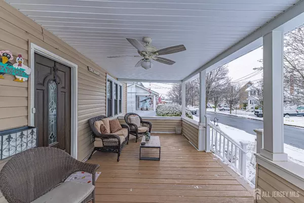 Woodbridge Proper, NJ 07095,182 Decker PL