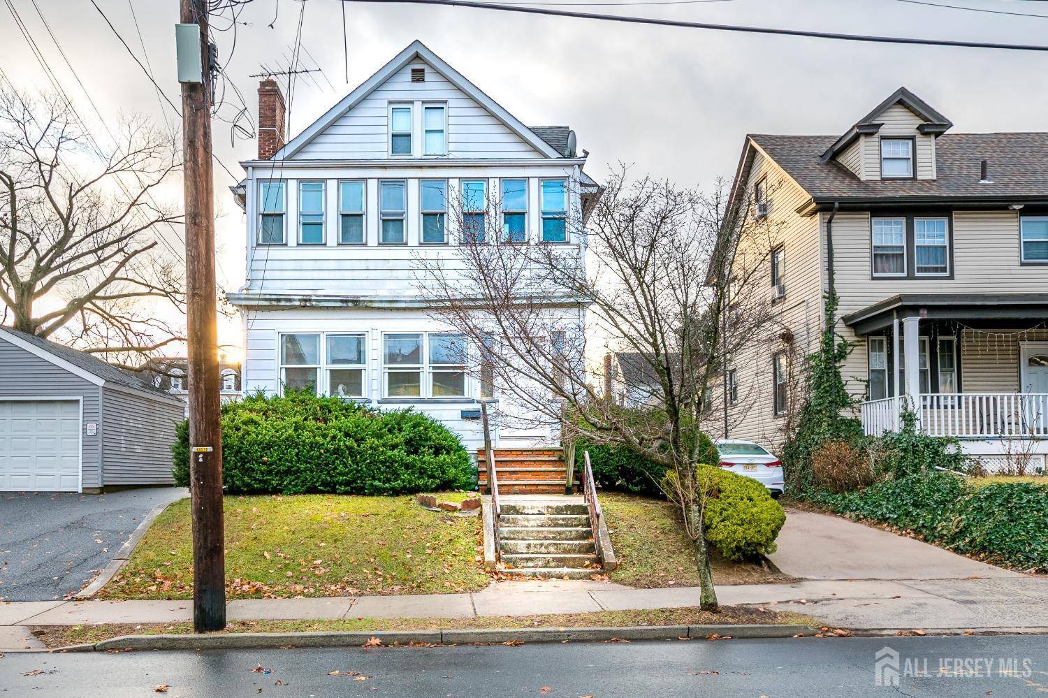 12 Huntington ST, New Brunswick, NJ 08901