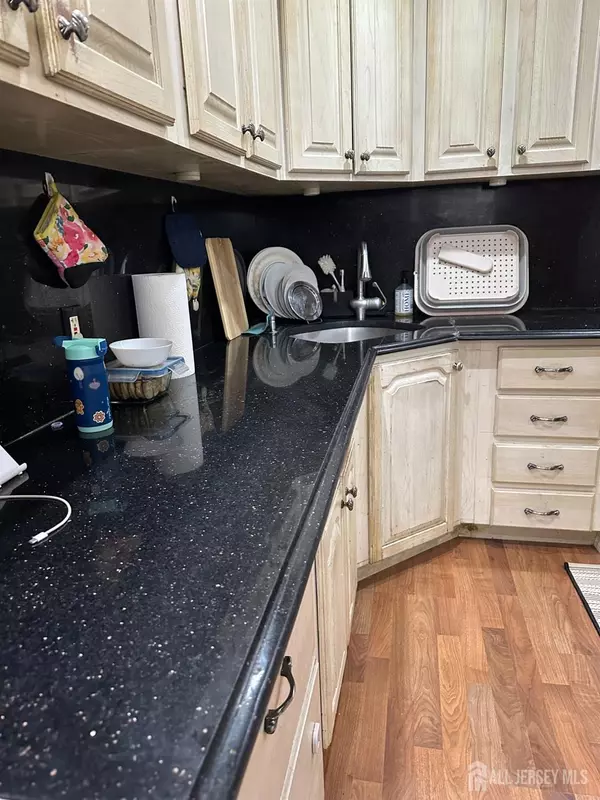 Edison, NJ 08817,190 College DR