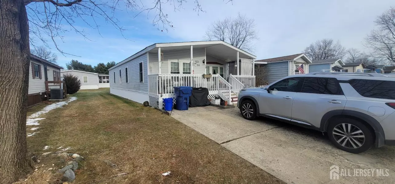 29 Poe RD, North Brunswick, NJ 08902