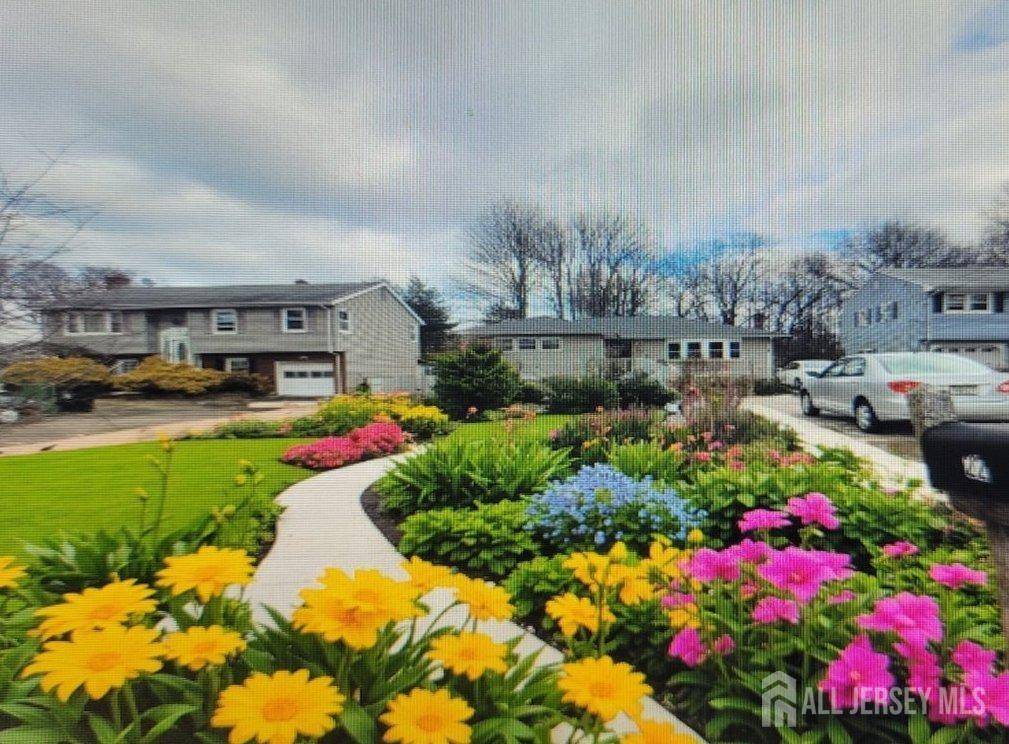 Edison, NJ 08820,22 Foley AVE