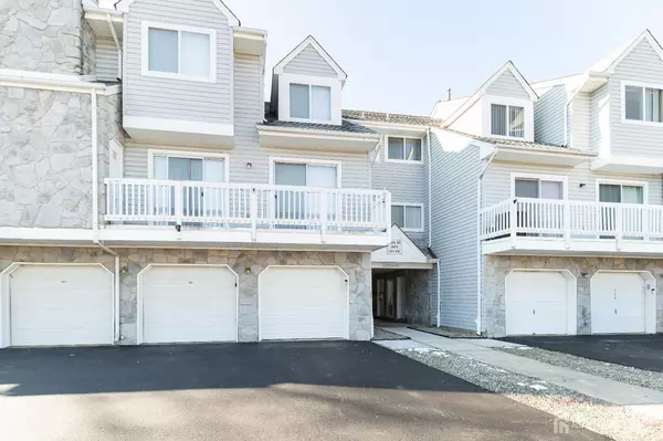 908 Scarlet Oak AVE, Toms River, NJ 08755