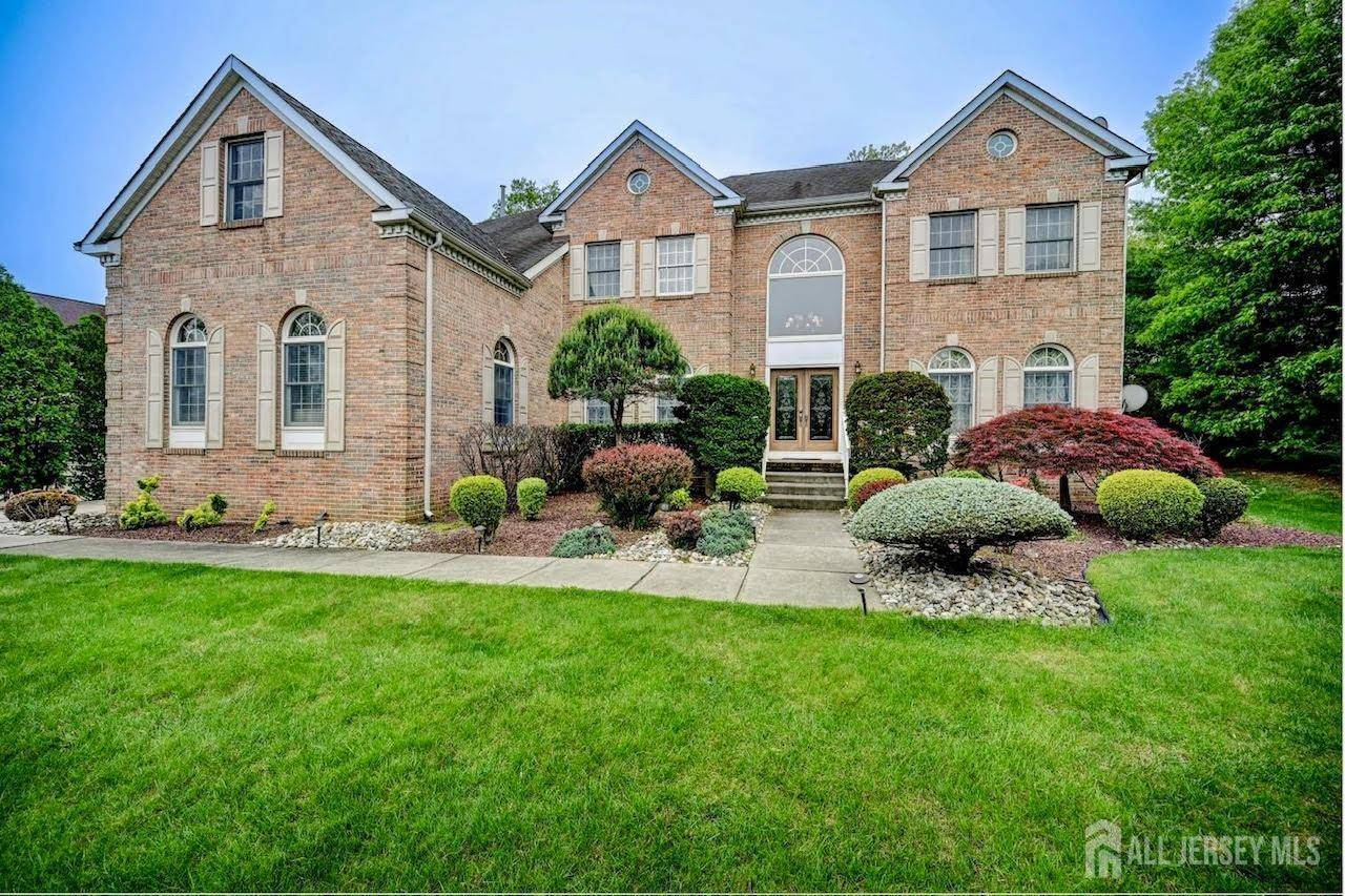 6 Lexington CT, Monroe, NJ 08831