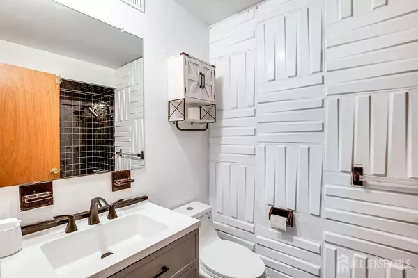 Old Bridge, NJ 08857,47 victoria DR