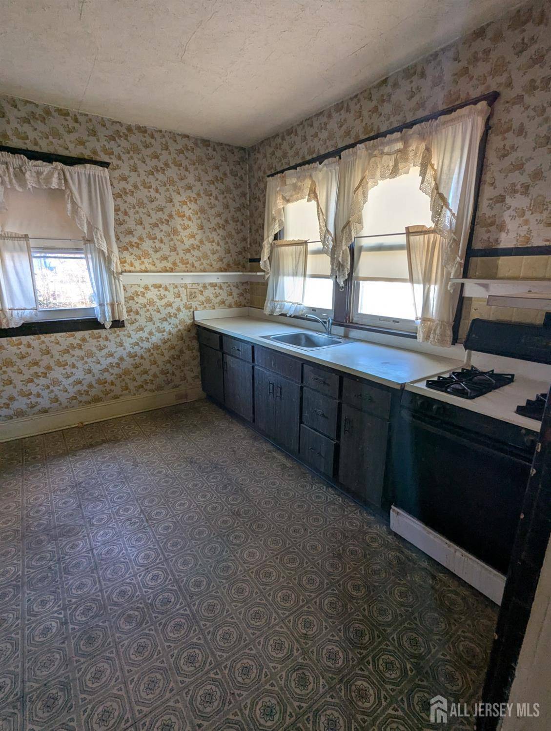 South River, NJ 08882,13 Clark ST
