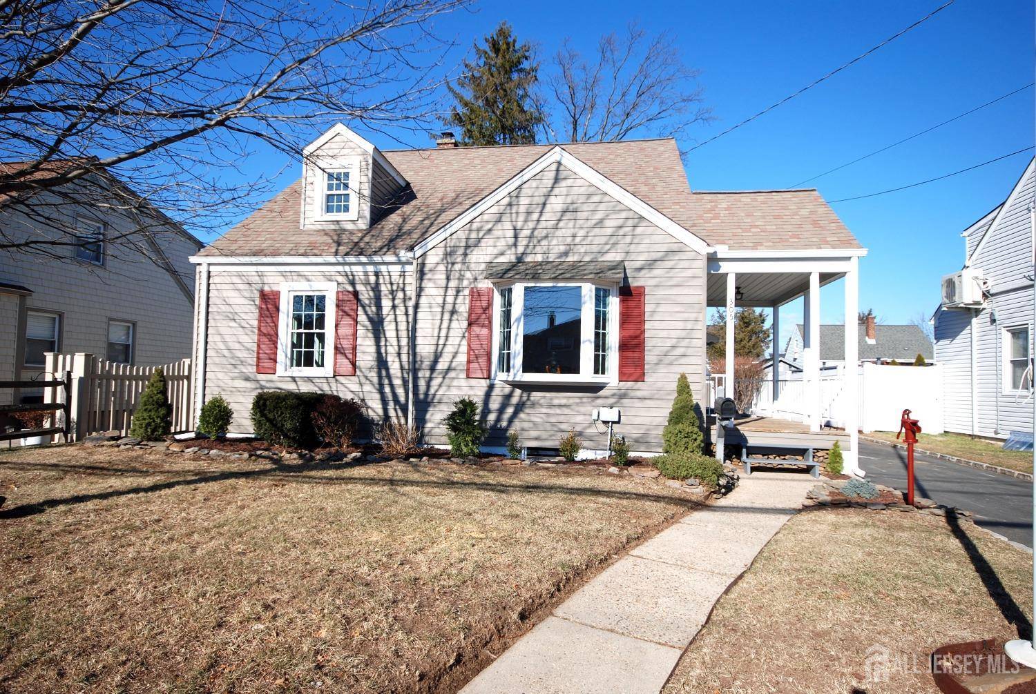 305 Harris AVE,  Middlesex,  NJ 08846
