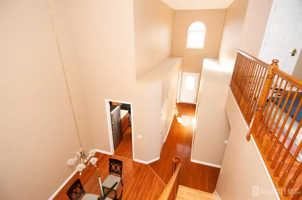 12 Farrington PLZ, Franklin, NJ 08873
