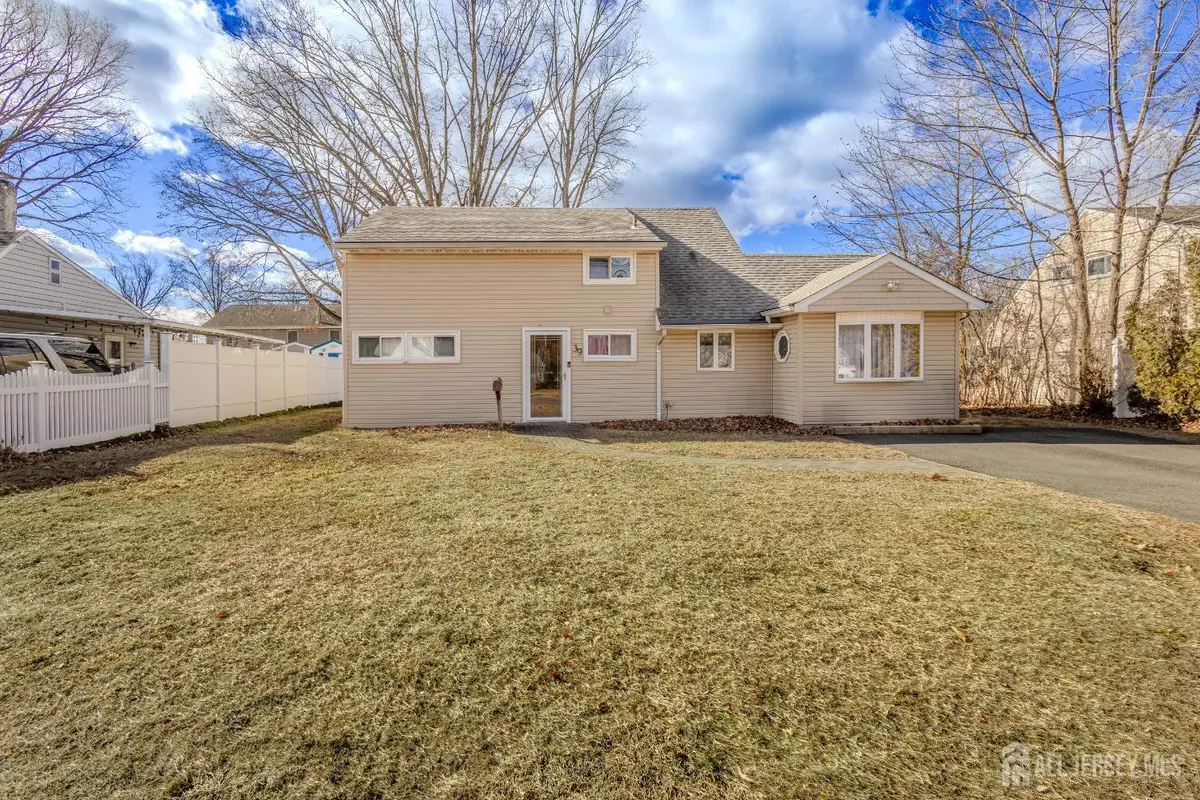 Old Bridge, NJ 08857,39 Southwood DR