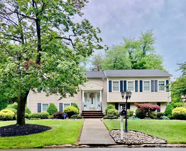 1 Fielding PL, Edison, NJ 08820