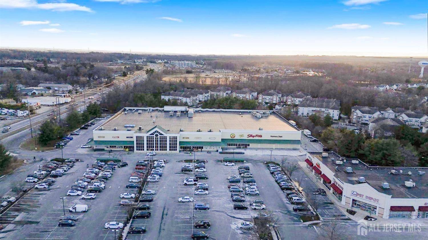 North Brunswick, NJ 08902,400 Renaissance BLVD