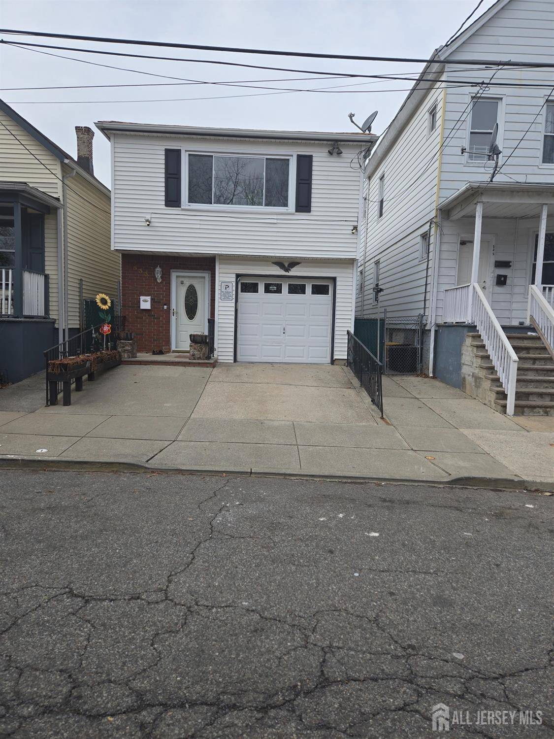 533 W Side AVE W, Perth Amboy, NJ 08861