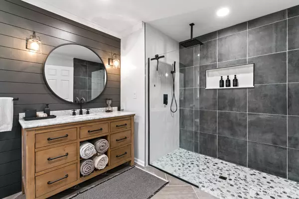 22 Greenview RD, South Brunswick, NJ 08852