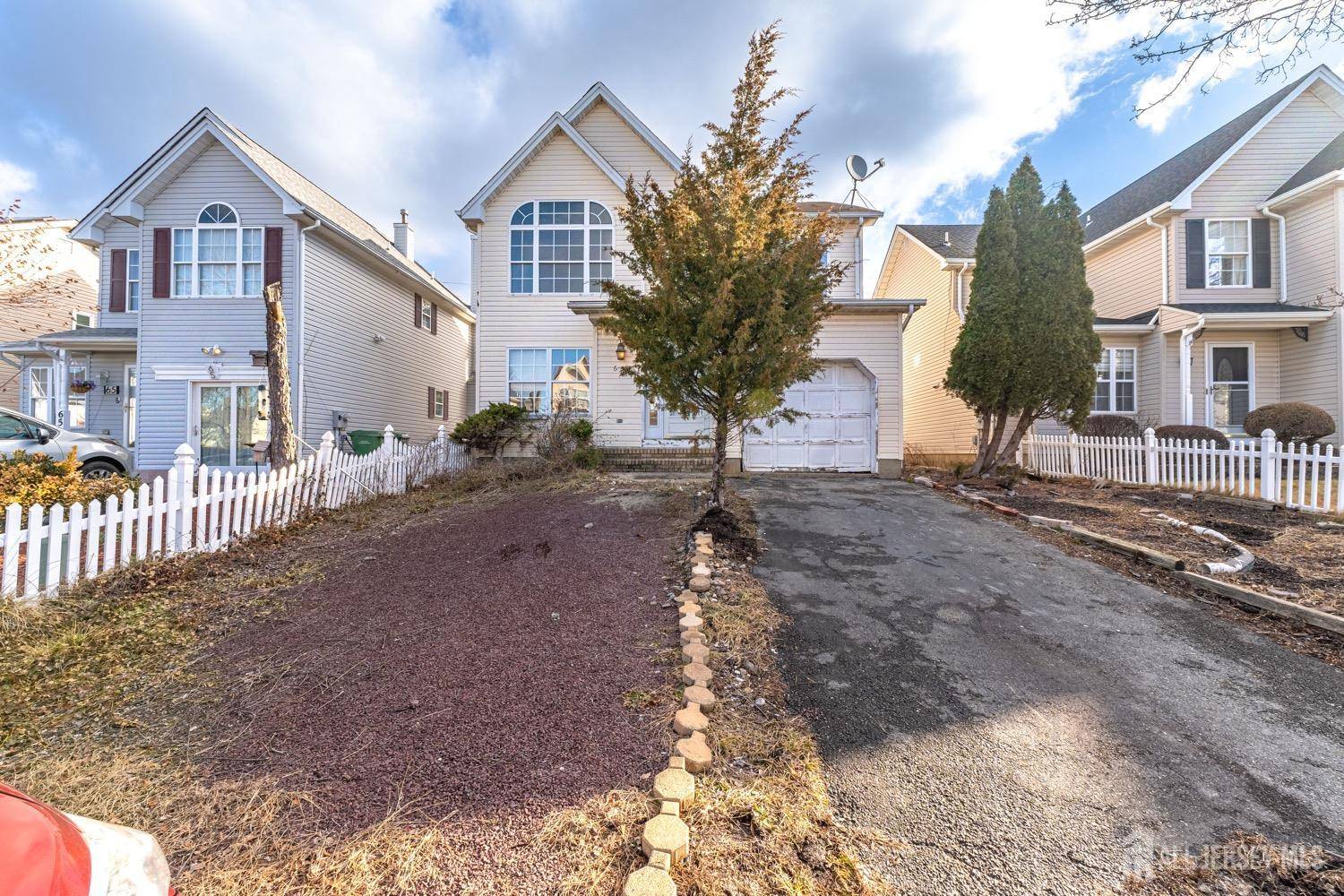 Sayreville, NJ 08859,63 Scarlet DR