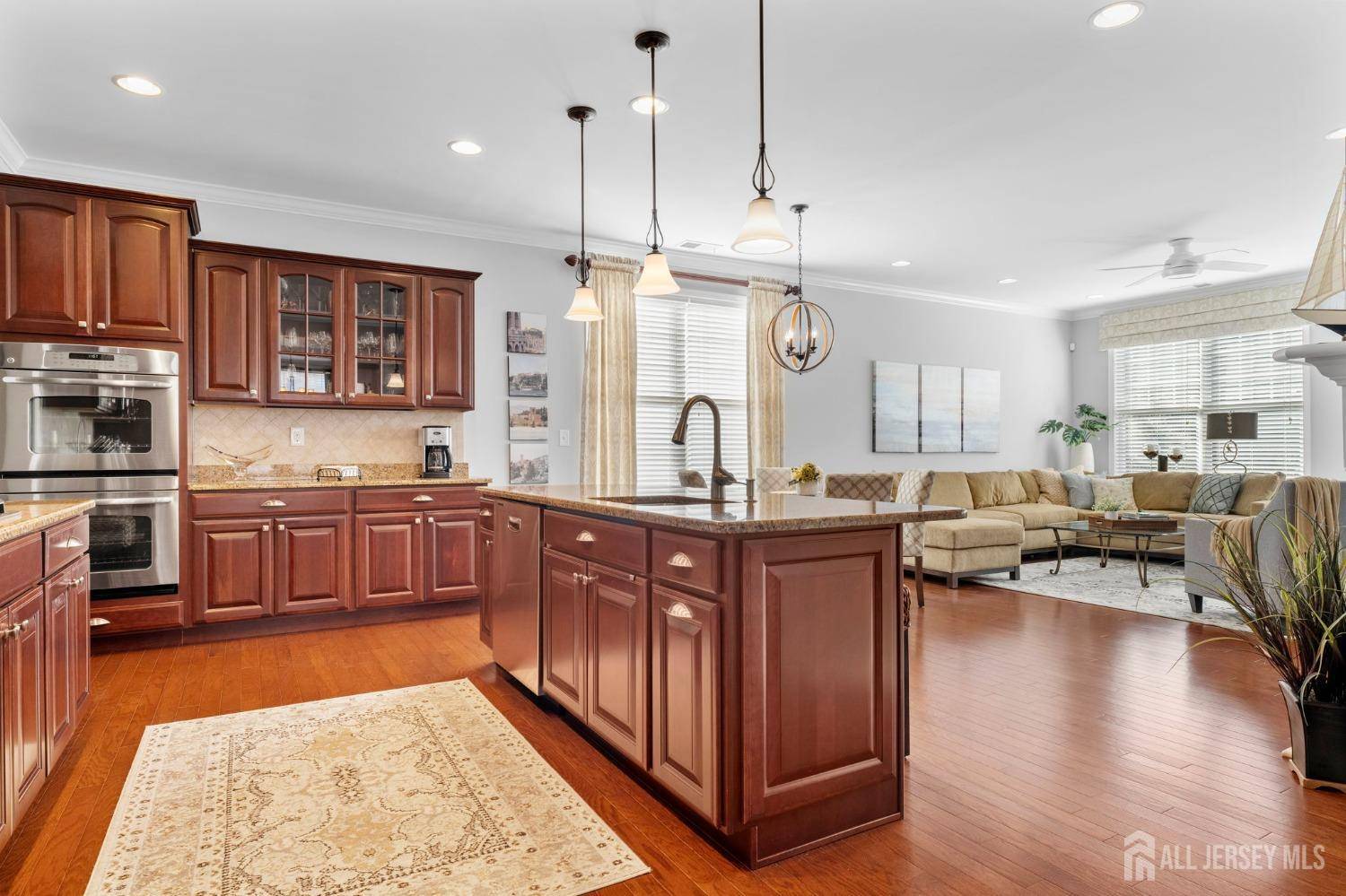Manalapan, NJ 07726,3 Salerno RD