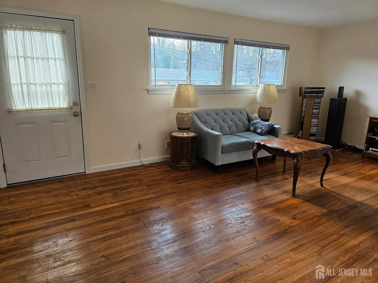 Edison, NJ 08817,2 BROOKSIDE RD