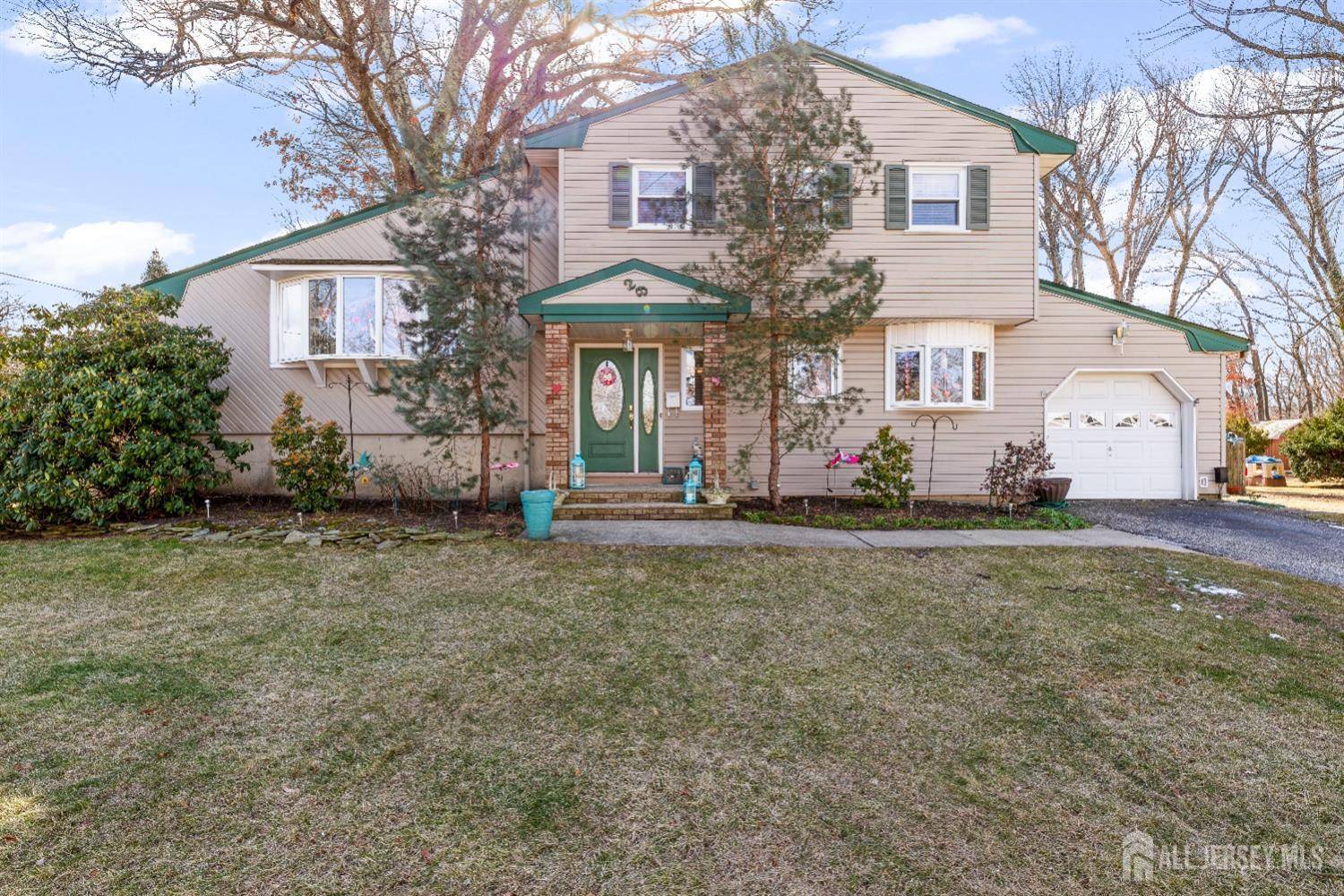 26 Rolling RD, East Brunswick, NJ 08816