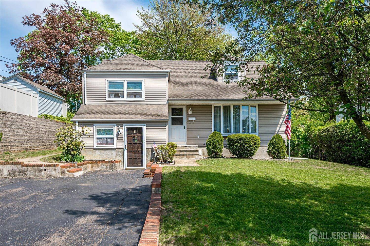 6 N Minnisink AVE, Sayreville, NJ 08859