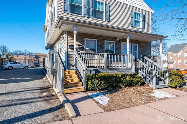 82 Louis ST, New Brunswick, NJ 08901