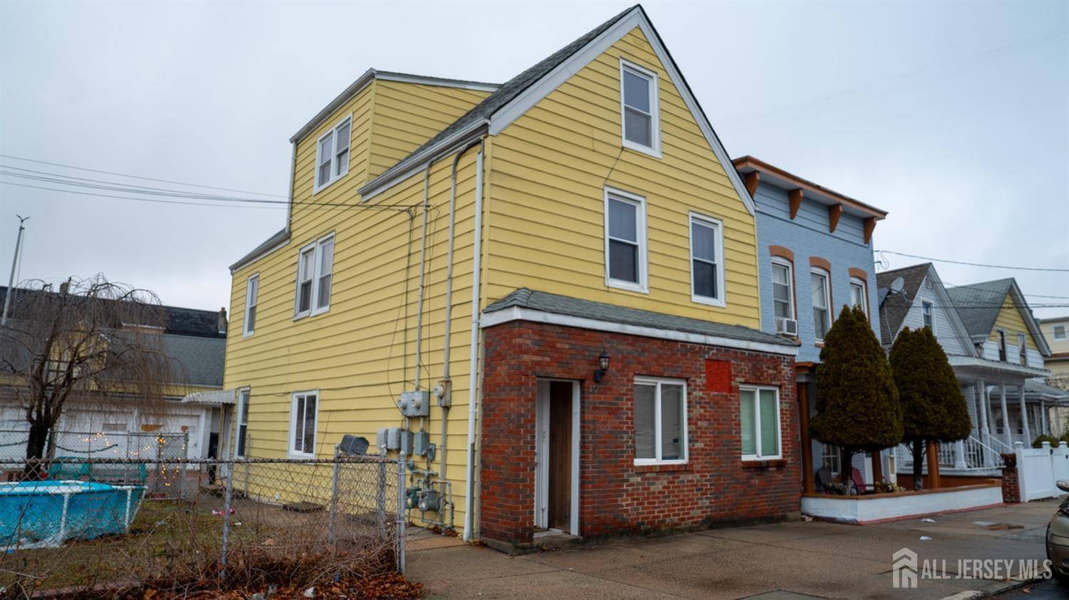 Perth Amboy, NJ 08861,651 Penn ST