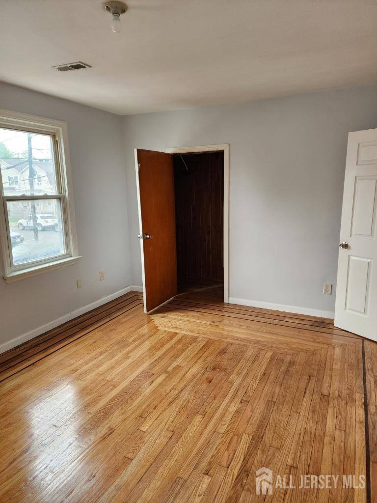 Perth Amboy, NJ 08861,651 Penn ST
