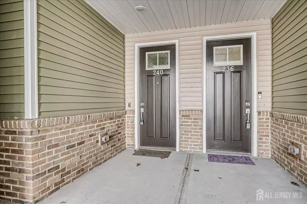 Dunellen, NJ 08812,240 Park LN