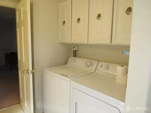 Monroe, NJ 08831,122-C lowell LN