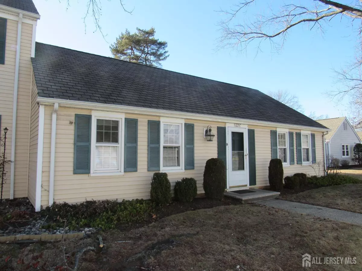Monroe, NJ 08831,122-C lowell LN