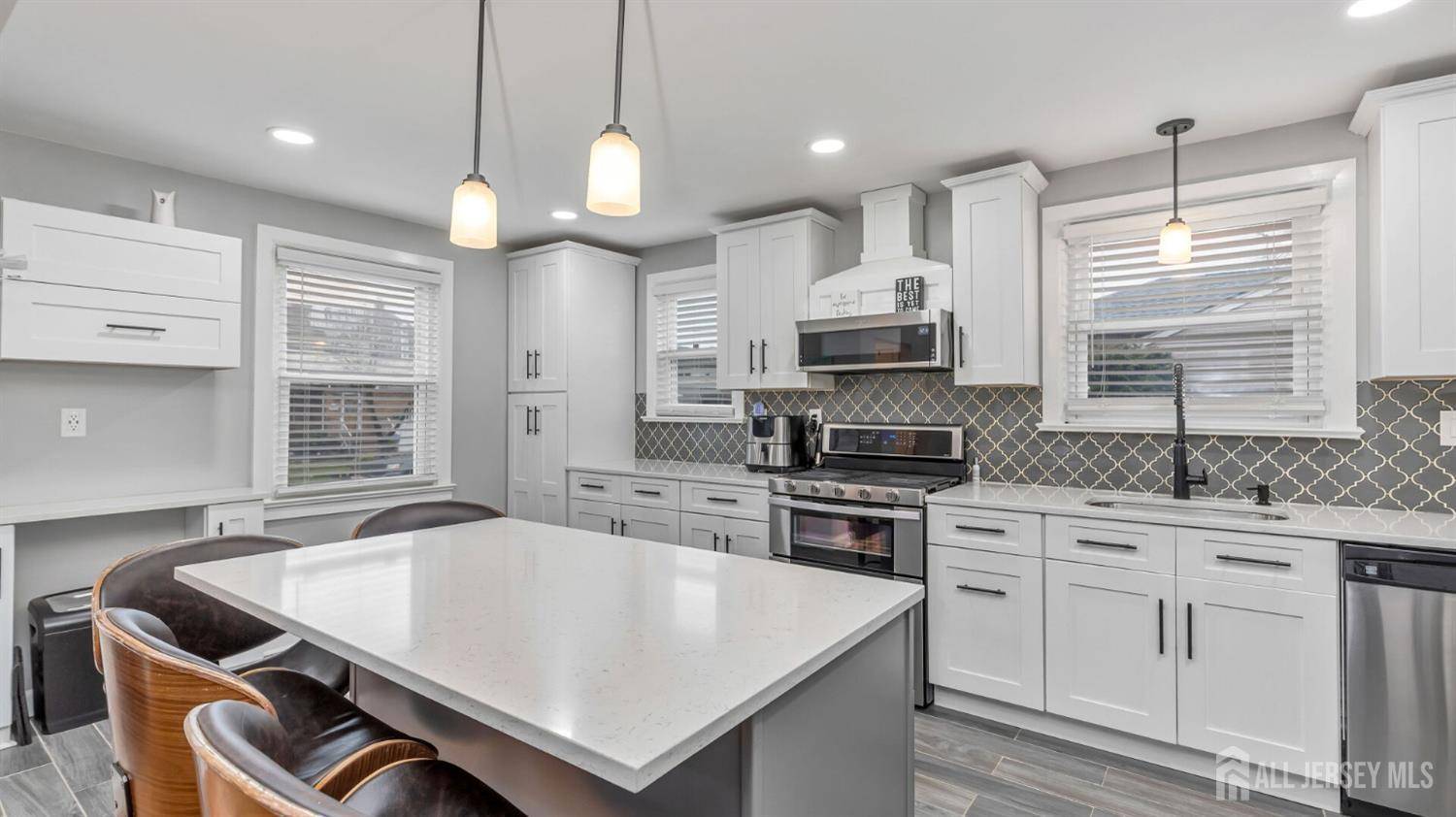 Linden, NJ 07036,552 Fernwood TER