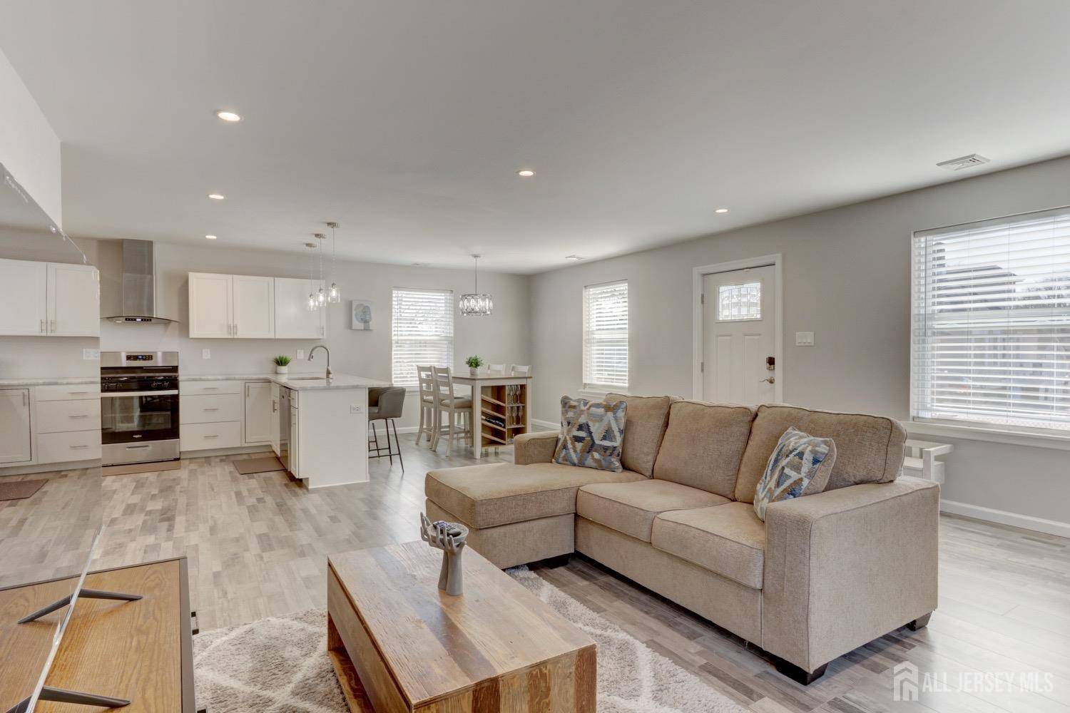 Pleasantville, NJ 08232,402 W Bayview AVE