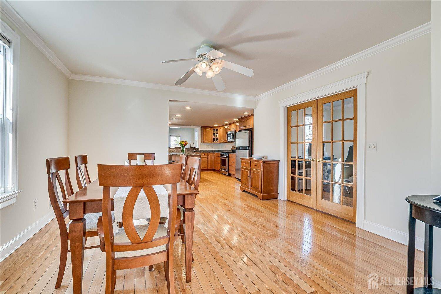 Metuchen, NJ 08840,27 Rose ST