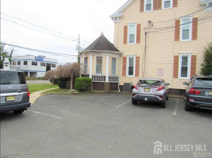 North Brunswick, NJ 08902,623 Georges RD #B2