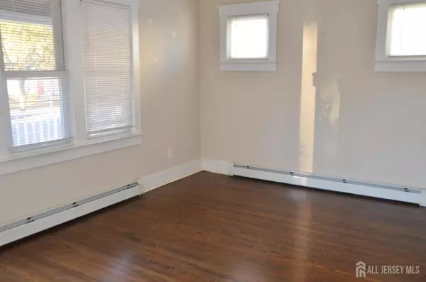 Woodbridge Proper, NJ 07095,179 Decker PL