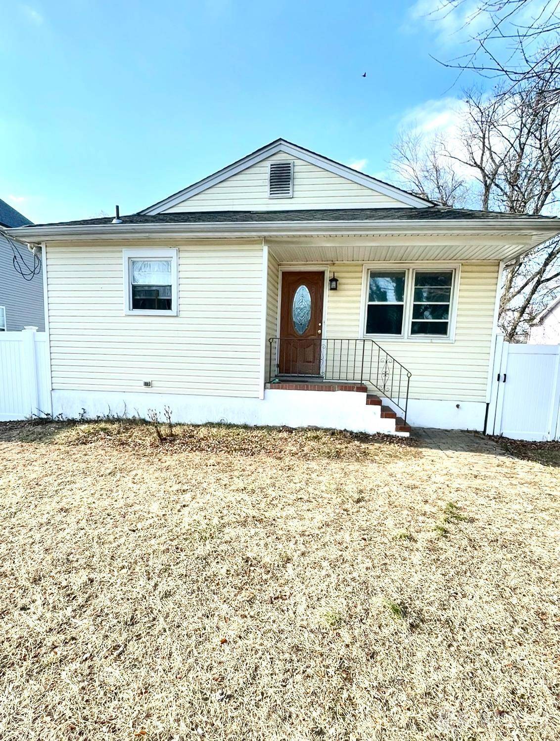 976 Woodmere DR, Keyport, NJ 07735