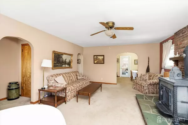 Franklin, NJ 08823,81 Garden AVE