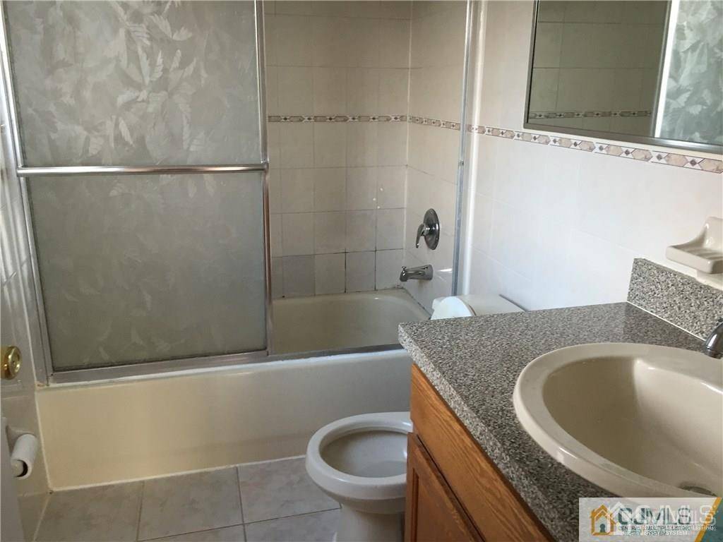 Carteret, NJ 07008,22 N Whittier ST #B