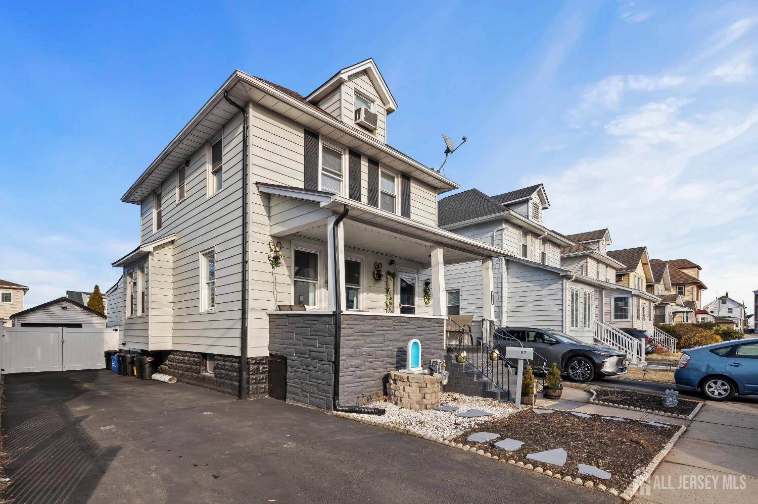 82 Lincoln AVE, Carteret, NJ 07008