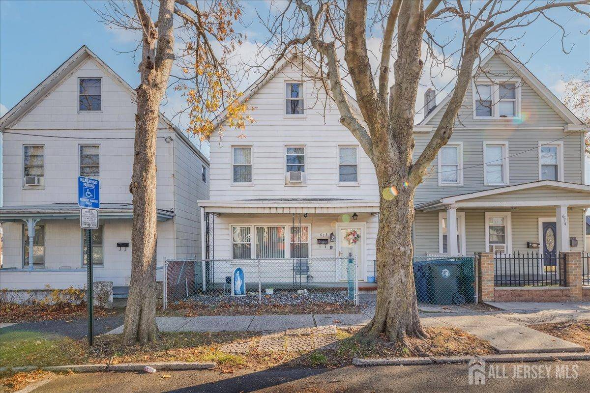 676 Johnstone ST, Perth Amboy, NJ 08861