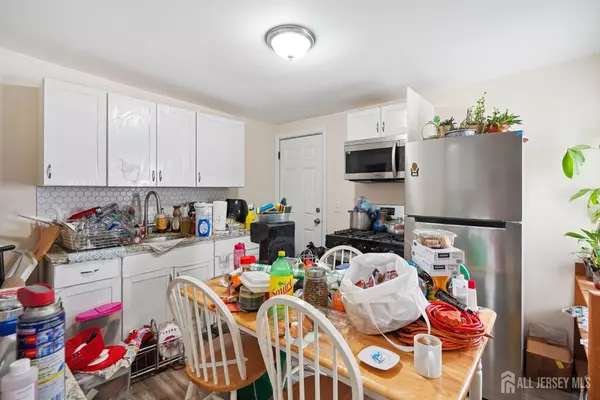 Perth Amboy, NJ 08861,288 Oak ST