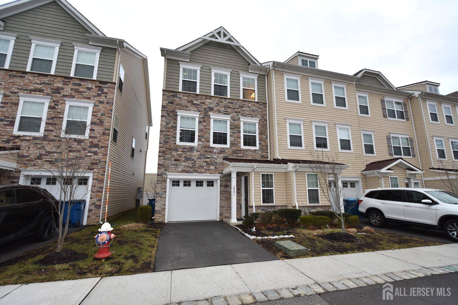 2001 John Deere Lane LN, Monroe, NJ 08831