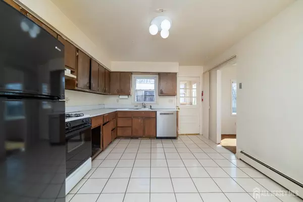 Piscataway, NJ 08854,4 Meredith PL E