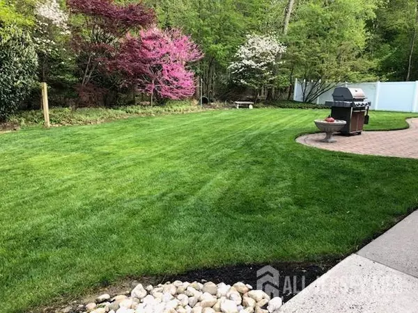 South Brunswick, NJ 08852,17 PUTNAM RD